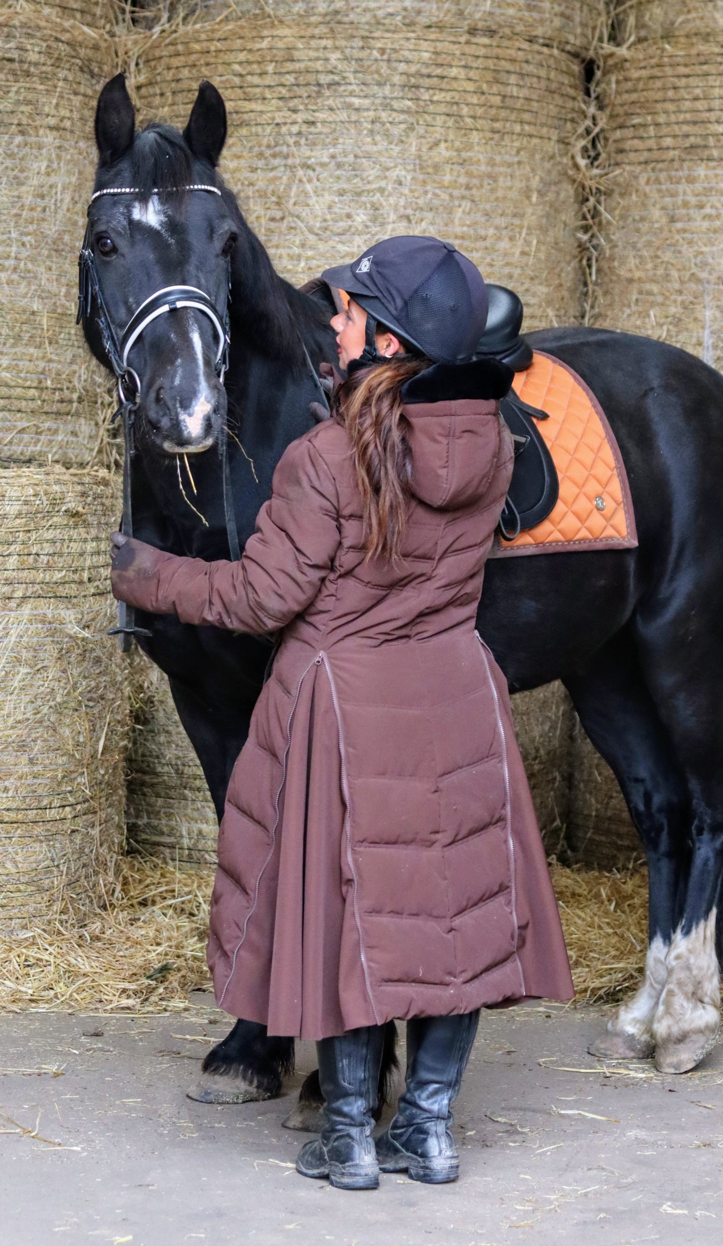 Icon Jacket in Coca